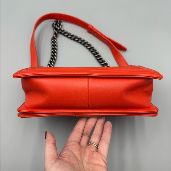 ❤️‍🔥CORAL CHANEL❤️‍🔥Chevron Medium boy bag - Picture 10 of 15